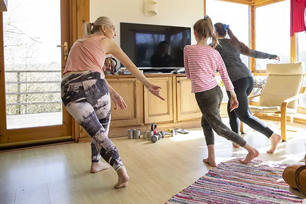 Discover the Benefits of Dance Workouts to Get Your Groove On